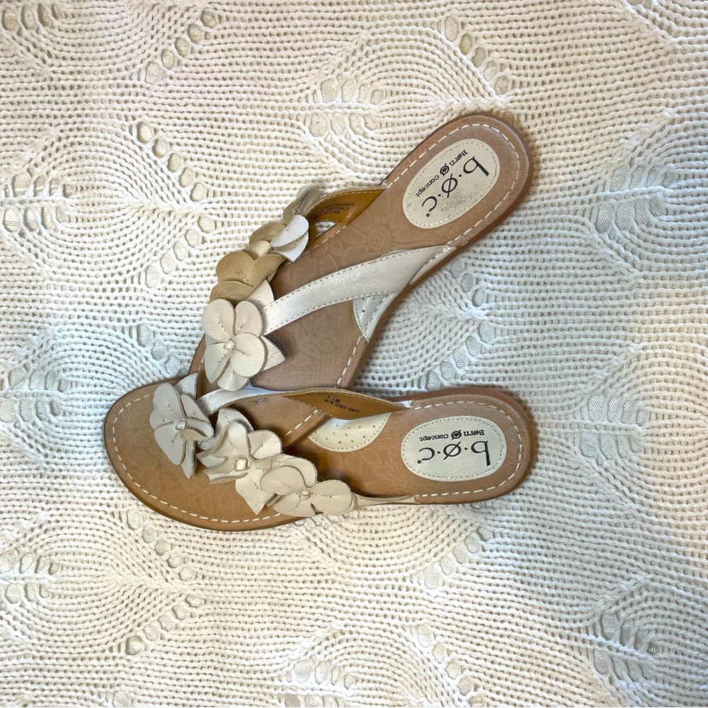 Born concept b.ø.c flip flips, sandals, leather flowers, cream/light beige sz 7